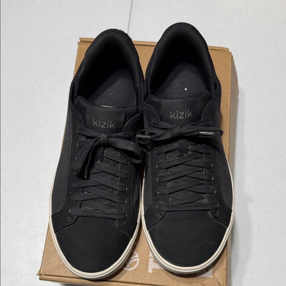 Kizik Black Irvine Sneakers M8/W9.5 Wide
